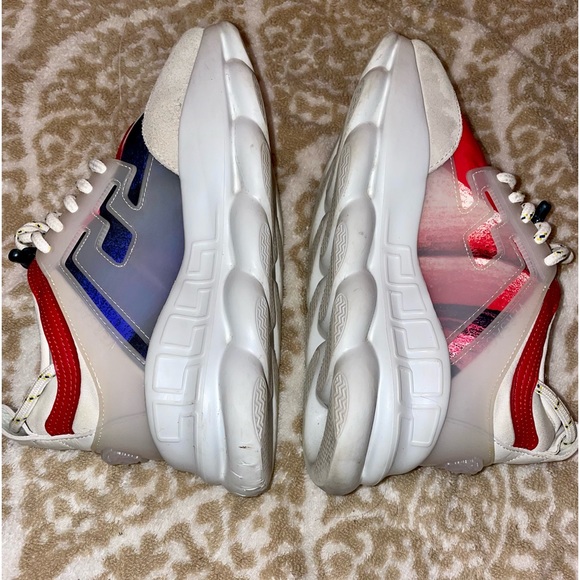 Versace - Picture 2 of 6